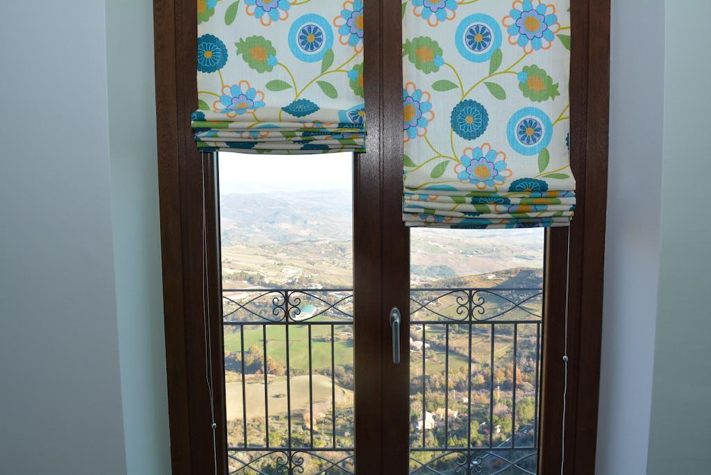 Una Casa Al Belvedere Enna Værelse billede